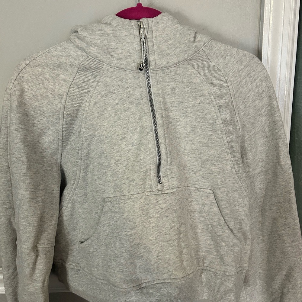 Lululemon size Xs/S heather grey scuba with hood